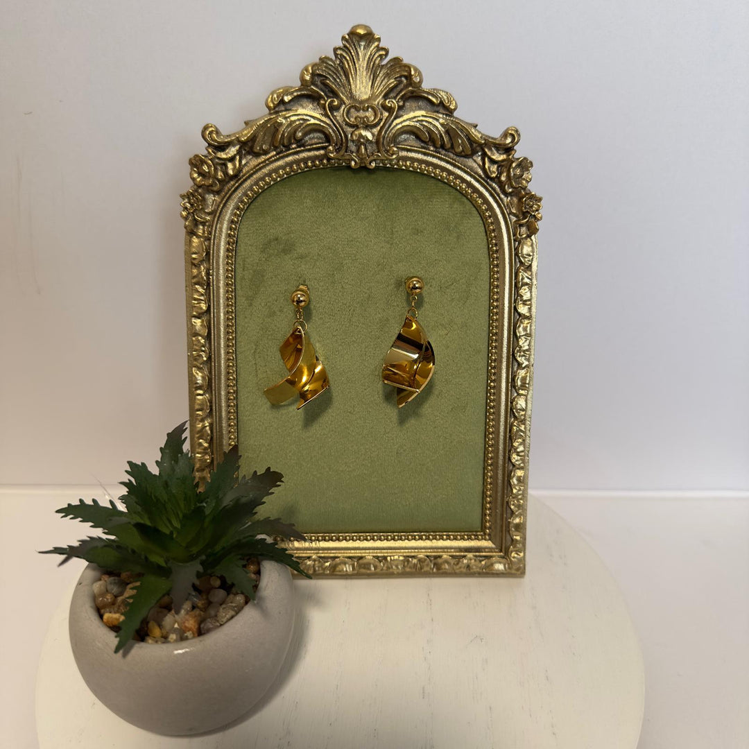 Sculptura Twist Earrings – 18K Gold Plated